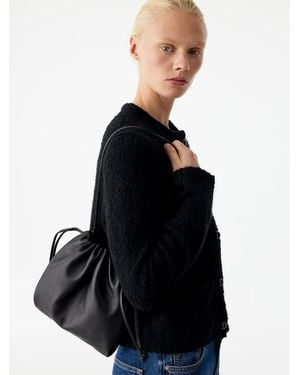ARKET Kleine Ledertasche Mit Raffung - Schwarz