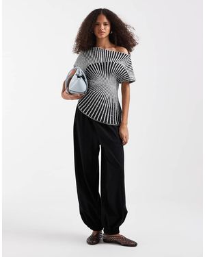 ASOS Gebreide Getailleerde Geplooide Top Met Zwart-Witte Strepen - Blauw