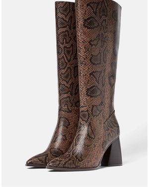 Stradivarius – kniehohe stiefel mit tierfellmuster und hohem absatz - Braun