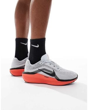 Nike Air Winflo 11 Running Trainers - White