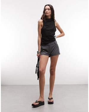 Weekday Mini Tailored Shorts - Grey