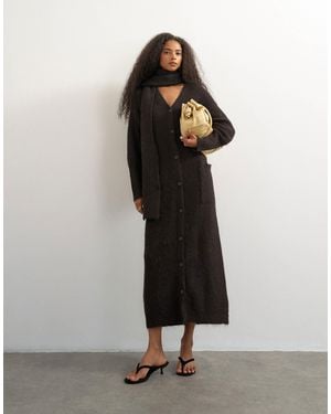 TOPSHOP Gestrickte maxi-strickjacke mit knopfdetail - Schwarz