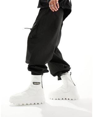 ASOS Botines Blancos Estilo Calcetín Con Cremallera, Suela Gruesa Y Detalles Estilo Motocross De - Negro
