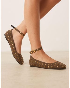 Asos Design Wide Fit Lara - ballerines en suédine cloutées à bout rond - olive - Neutre