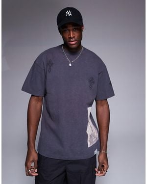 Liquor N Poker Oversized T-shirt With Cross Placement Print - Blue