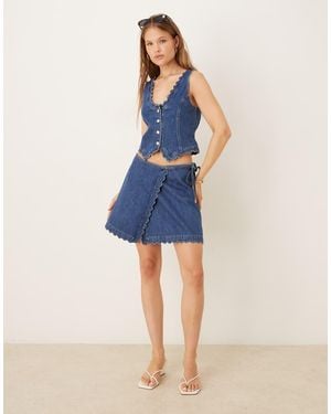 Nobody's Child Denim Minirok Met Geschulpte Rand En Overslag - Blauw