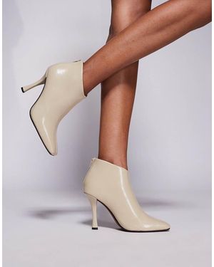 River Island Slanted Clean Heeled Boot - White