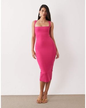 Ruched & Ready Robe longue sculptante à encolure carrée et effet bandage - vif - Rose