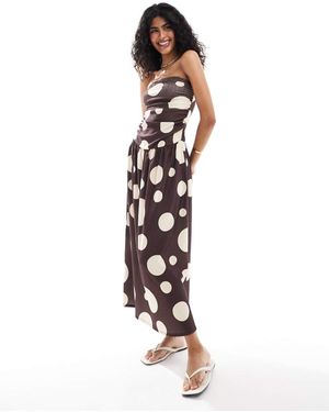 ASOS Vestito Midi A Fascia Testurizzato Con Vita Scesa E Stampa A Pois Marrone - Bianco