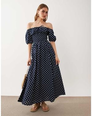 esmé studios Vestito Da Mare Lungo A Pois Con Maniche A Sbuffo E Allacciatura Sul Davanti - Blu