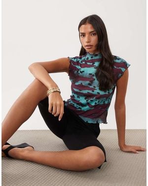 ASOS Doorschijnende Crinkle Plissé Tanktop Met Hoge Hals - Zwart