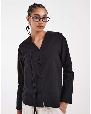 ASOS Blouse Met Mandarin-Detail En Gestrikte Voorkant - Zwart