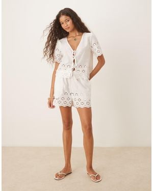 Iisla & Bird Broderie Beach Short Co-ord - Natural