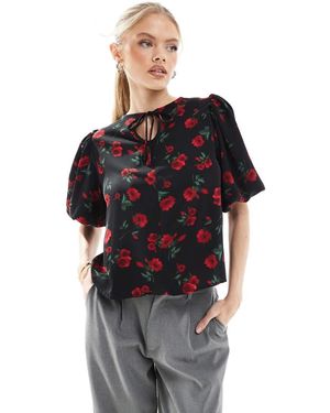 Threadbare Blouse Met Pofmouwen En Rode Bloemenprint - Zwart
