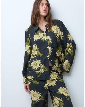 ASOS Geweven Modal Pyjamaset Met Overhemd Met Lange Mouwen En Broek Met Wijde Pijpen Met Donkere Bloemenprint - Groen