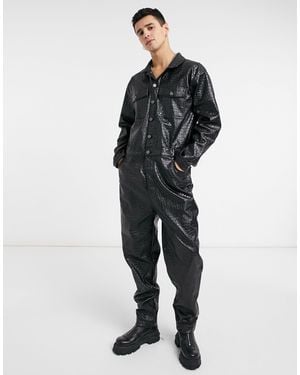 ASOS – Overall aus schwarzem Kunstleder mit Schlangenoptik