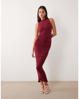 Ruched & Ready Vestido Largo Ajustado Sin Mangas Con Diseño Moldeador Y Cuello Alto De Malla Semitransparente De -Rojo