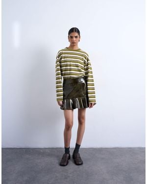 TOPSHOP Vinyl Peplum Hem Mini Skirt - White