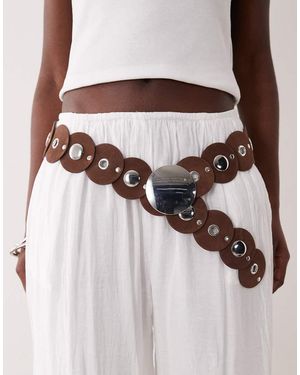 ASOS Circle Disc Belt With Silver Hardware - Brown