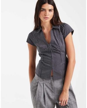 Hollister Fitted Short Sleeve Hook And Eye Shirt - Grey