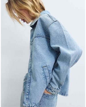 Stradivarius Veste en jean à strass avec poches plaquées - clair moyen - Bleu