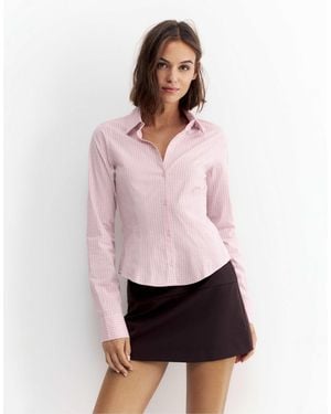 Pull&Bear Tailliertes hemd mit breiten manschetten - Pink