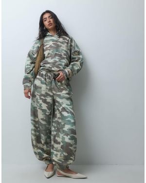 ASOS Oversized Camo jogger Co-ord - Green
