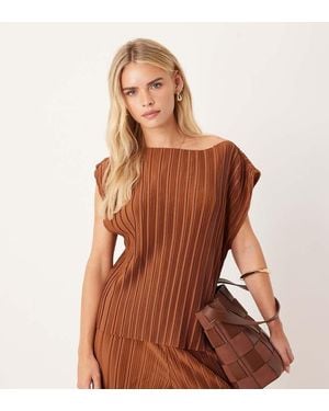 Vila Slash Neck Plisse Top Co-ord - Brown