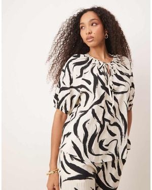 Vila Short Sleeve Tie Neck Top - Multicolour