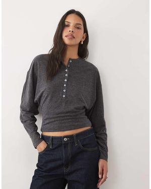 Mango Hoogsluitende Gebreide Top Met Knoopdetail - Grijs