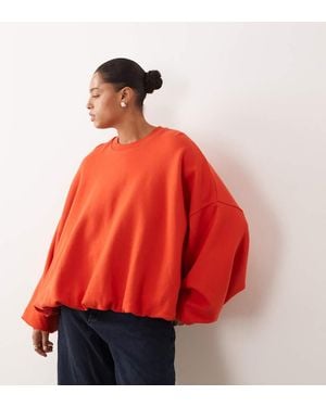 ARRANGE Curve Bubble Hem Sweatshirt - Red