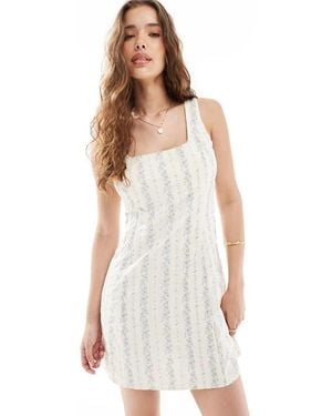 New Look Ditsy Seersucker Mini Dress - White