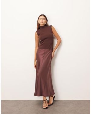 ARRANGE Vestido Midi Marrón De Punto Con Cintura Baja Y Falda De Satén De - Rosa