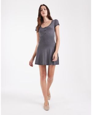 Hollister Vestido Mini De Punto Con Cuello Ancho En Antracita-Gris - Azul