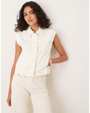 Mango Recht Mouwloos Western Gilet Met Blinde Knoopbies - Wit