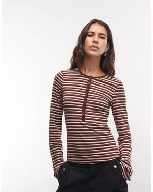 Monki Top Serafino A Maniche Lunghe A Righe Marroni - Rosso