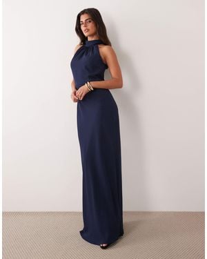 Pretty Lavish Bridesmaid odelle satin-maxikleid mit neckholder - Blau