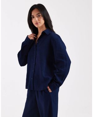 Only Petite – langärmliges seersucker-hemd - Blau