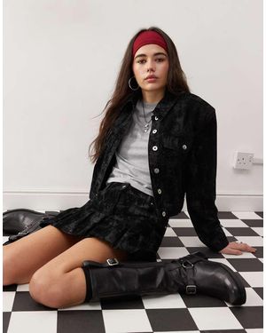 Collusion Chaqueta Vaquera Negra Con Estampado De Camuflaje Flocado De (Parte De Un Conjunto) - Negro