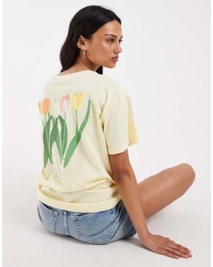 Pieces Oversized Tulip Graphic T-shirt - Yellow