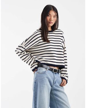 & Other Stories Cropped oversize-pullover aus baumwolle mit marineblau-streifen
