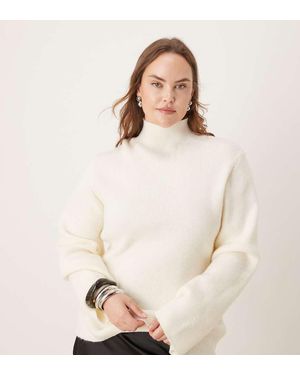 Pretty Lavish Curve Knit High Neck Jumper - Natural