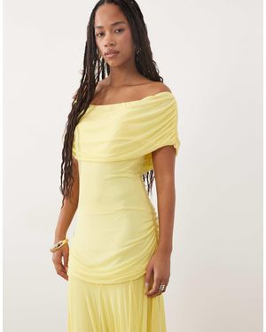 ASOS Maxikleid aus mesh mit carmen-ausschnitt, taillierter tiefer taille und godet-detail - Gelb