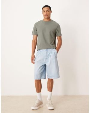 ASOS Bermuda long en jean à double plis - délavé - Neutre
