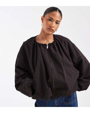 ASOS Asos Design Petite Cropped Bomberjack Met Bubbelzoom Van Nylon - Zwart