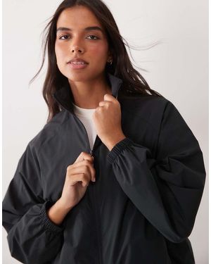 4505 Bubble Hem Water Repellent Running Jacket With Funnel Neck - Black