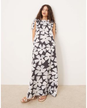 Vrg Grl Frances Painted Floral Maxi Dress - White
