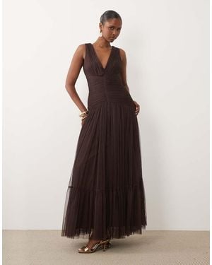 LACE & BEADS Bridesmaid Tulle Sleeveless Dropped Waist Tiered Hem Maxi Dress - Multicolour
