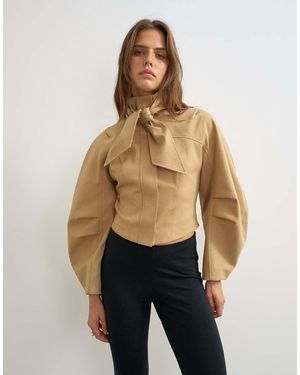 TOPSHOP Chaqueta Ajustada De Manga Ovoide Con Cuello Con Lazada En-Marrón - Neutro