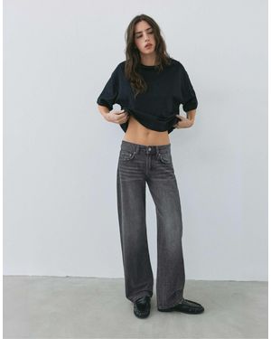 Pull&Bear Petite jeans mit niedrigem bund und geradem bein - Grau